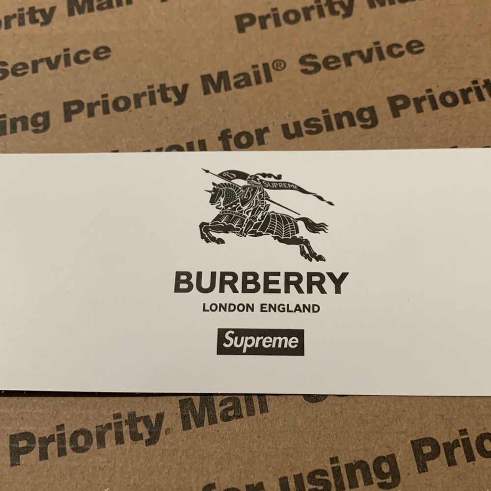 Supreme x Burberry Box Logo Sticker - Picture 8 of 9